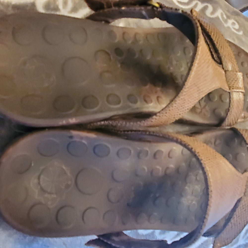 Vionic Tan Textured Sandals - Picture 3 of 4